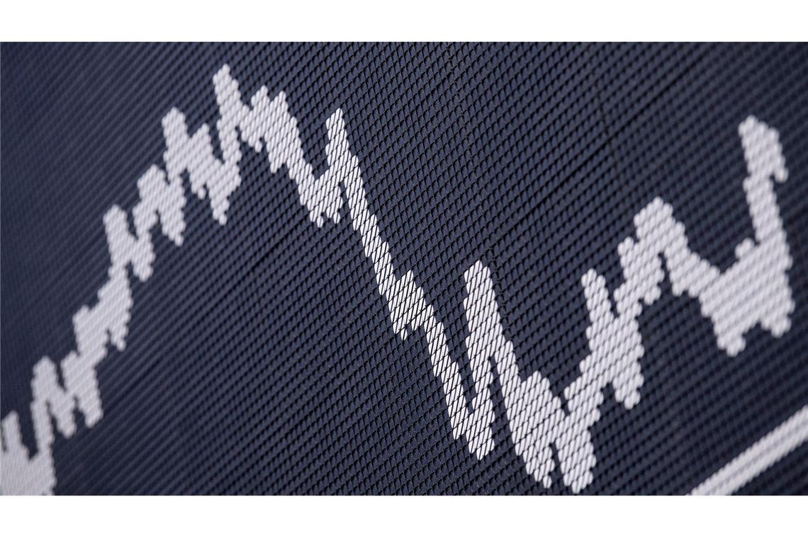 Dax steigt erstmals über 21.000 Punkte Der Dax ist erstmals über die Marke von 21.000 Punkten gestiegen.