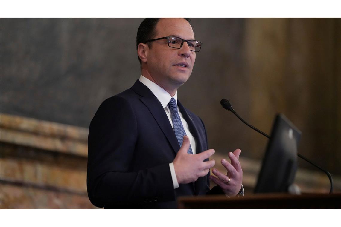 Festnahme nach Brand in Residenz von US-Gouverneur Der demokratische Gouverneur von Pennsylvania wurde kurz als möglicher Vize von Kamala Harris gehandelt. (Archivbild)
