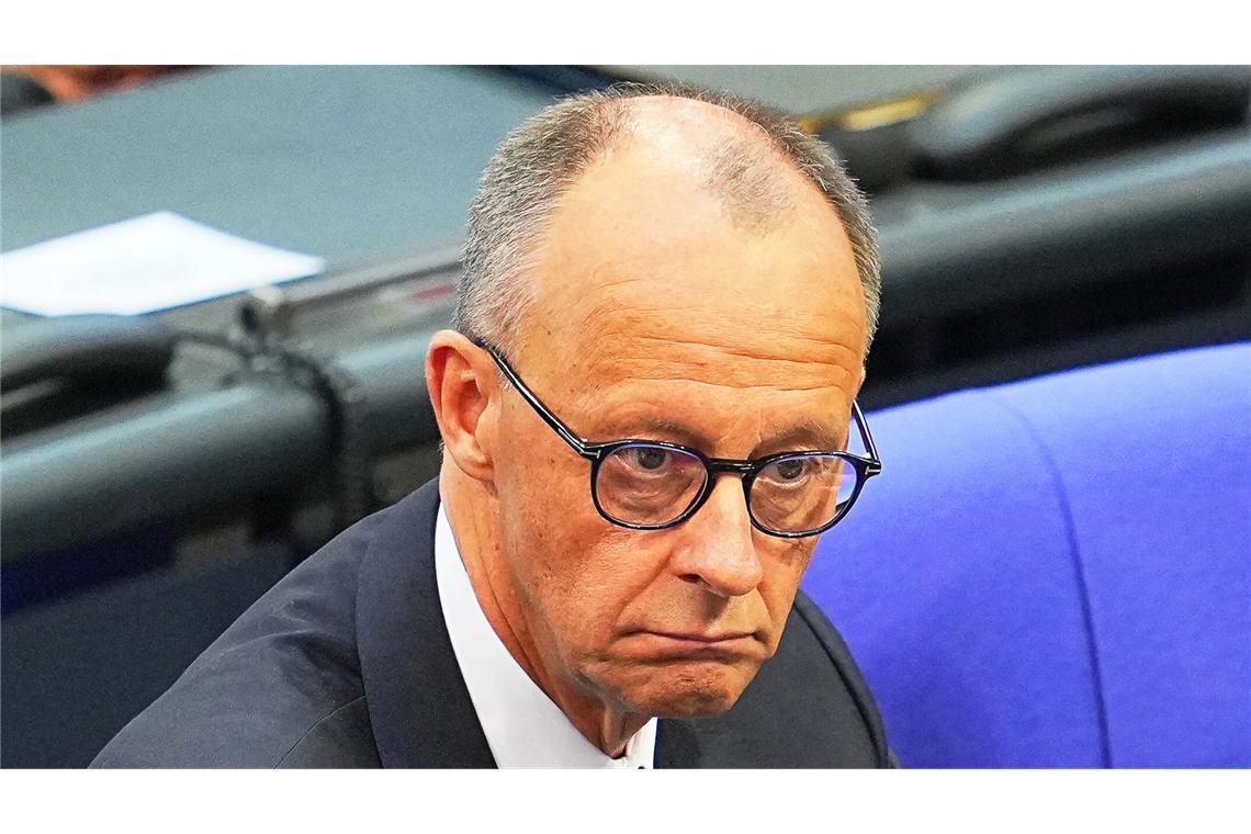 Bilder des Tages Der designierte Bundeskanzler Friedrich Merz (CDU) reagiert im Bundestag bei der Kanzlerwahl. Im Bundestag findet die Wahl und Vereidigung des Bundeskanzlers und der neuen Bundesregierung statt.