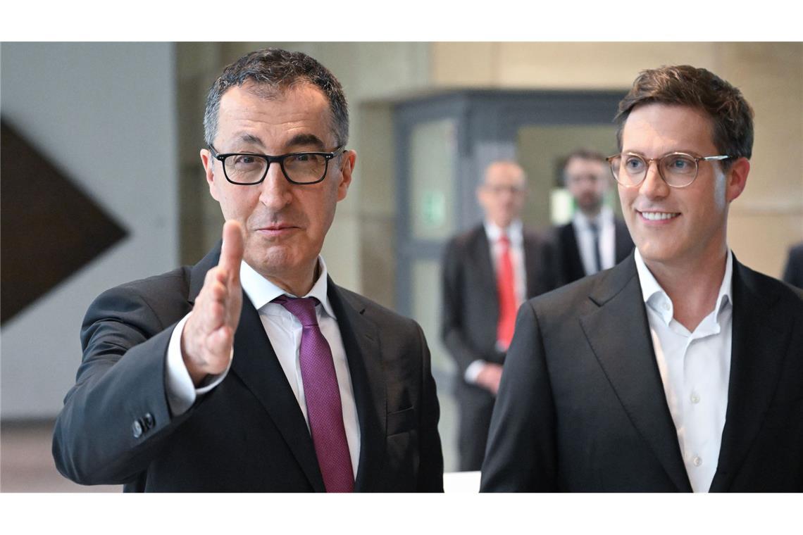 Der designierte Ministerpräsident Cem Özdemir (Grüne) und sein Vize in spe Manuel Hagel (CDU) bei der Vorstellung des Sondierungspapiers.