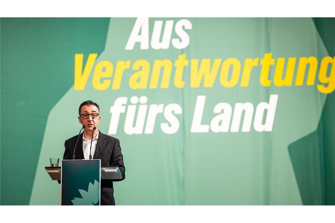 Der designierte Ministerpräsident von Baden-Württemberg, Cem Özdemir. Die Grünen haben am Samstag in Stuttgart dem Koalitionsvertrag mit der CDU klar zugestimmt.