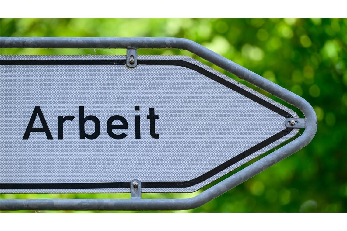 Der deutsche Arbeitsmarkt wird laut dem Institut für Arbeitsmarkt- und Berufsforschung kleiner. (Symbolbild)