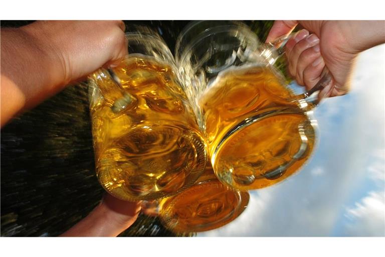 Der Deutsche Brauer-Bund erwartet nach einem historischen Absatzrückgang ein weiteres schwieriges Jahr für die Bierhersteller (Symbolfoto).