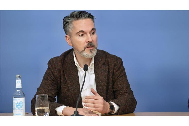 Der deutsche Europaabgeordnete Fabio De Masi zieht gegen die EU-Kommissionspräsidentin vor Gericht.