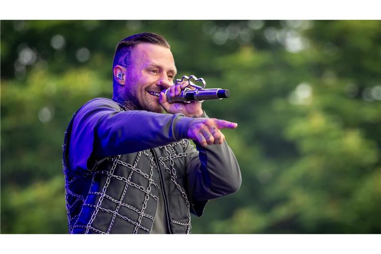 Der deutsche Rapper Kontra K (Maximilian Diehn) hat Taylor Swift von Platz eins in den Album-Charts vertreiben können. (Archivbild)