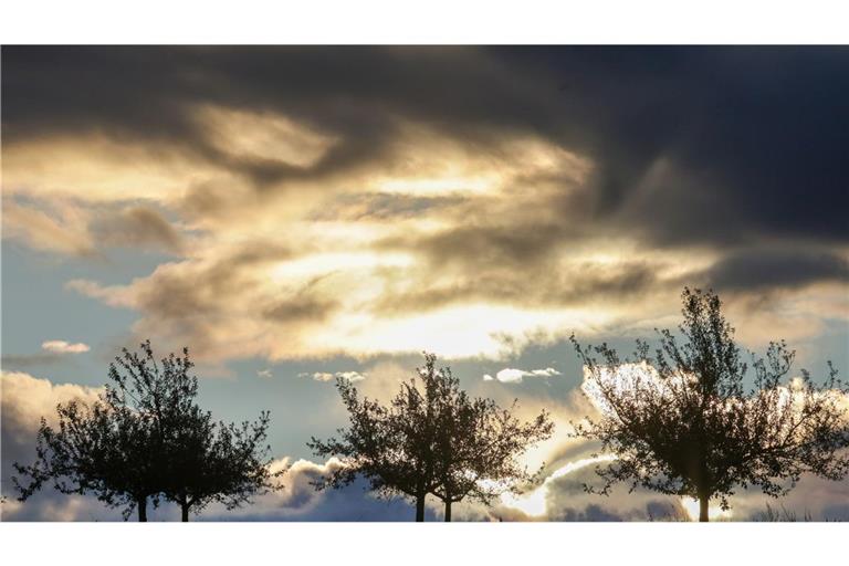 Der Deutsche Wetterdienst erwartet für Baden-Württemberg am Mittwoch zunächst freundliches Wetter. (Archivbild).