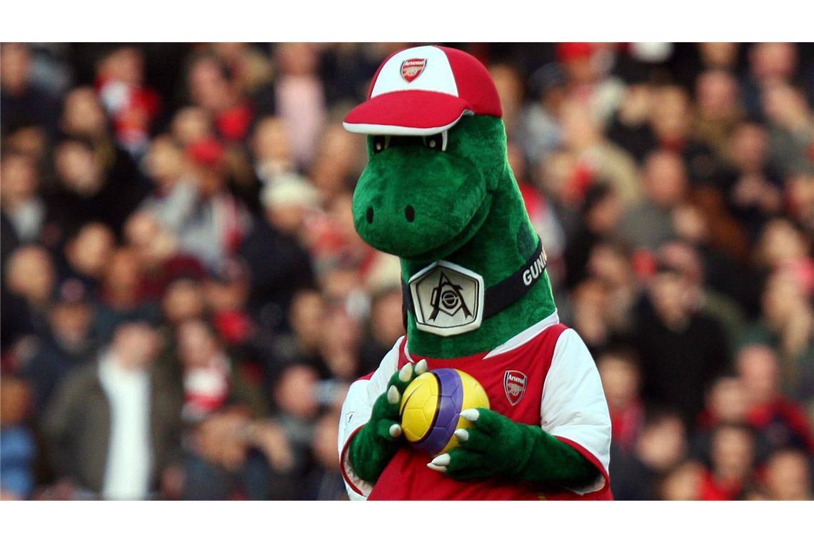 Der Dino Gunnasaurus genießt bis heute Kultstatus bei den Fans von Arsenal. Seinen letzten Auftritt hatte er 2020. Das Maskottchen fiel Sparmaßnahmen während der Corona-Pandemie zum Opfer.