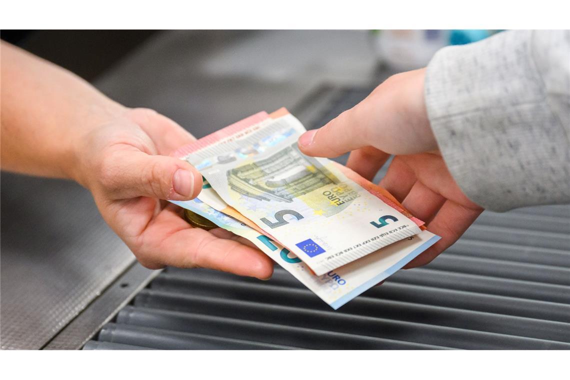 Global erhöhte Inflation erwartet - Deutschland im Vorteil Der Einkauf im Supermarkt ist in den vergangenen drei Jahren sehr viel teurer geworden. Vom Ifo-Institut befragte Ökonomen rechnen bis 2028 mit weltweit dauerhaft erhöhten Inflationsraten. (Illustration)