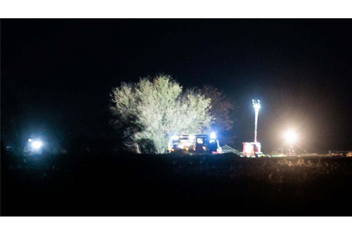 Der Einsatz in Zehnebeck dürfte noch stundenlang dauern.