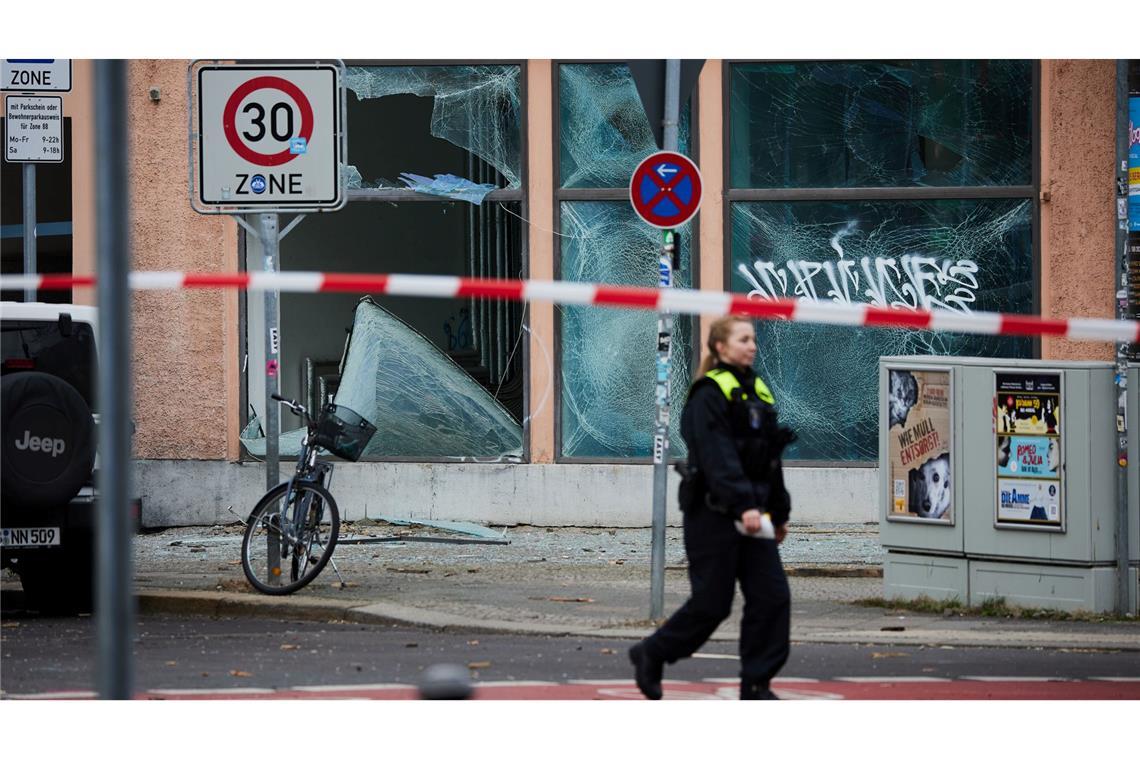 Kugelbomben-Schäden: Rufe nach Konsequenzen werden laut Der Einsatz von Kugelbomben verursachte Schäden und besorgt viele Menschen.