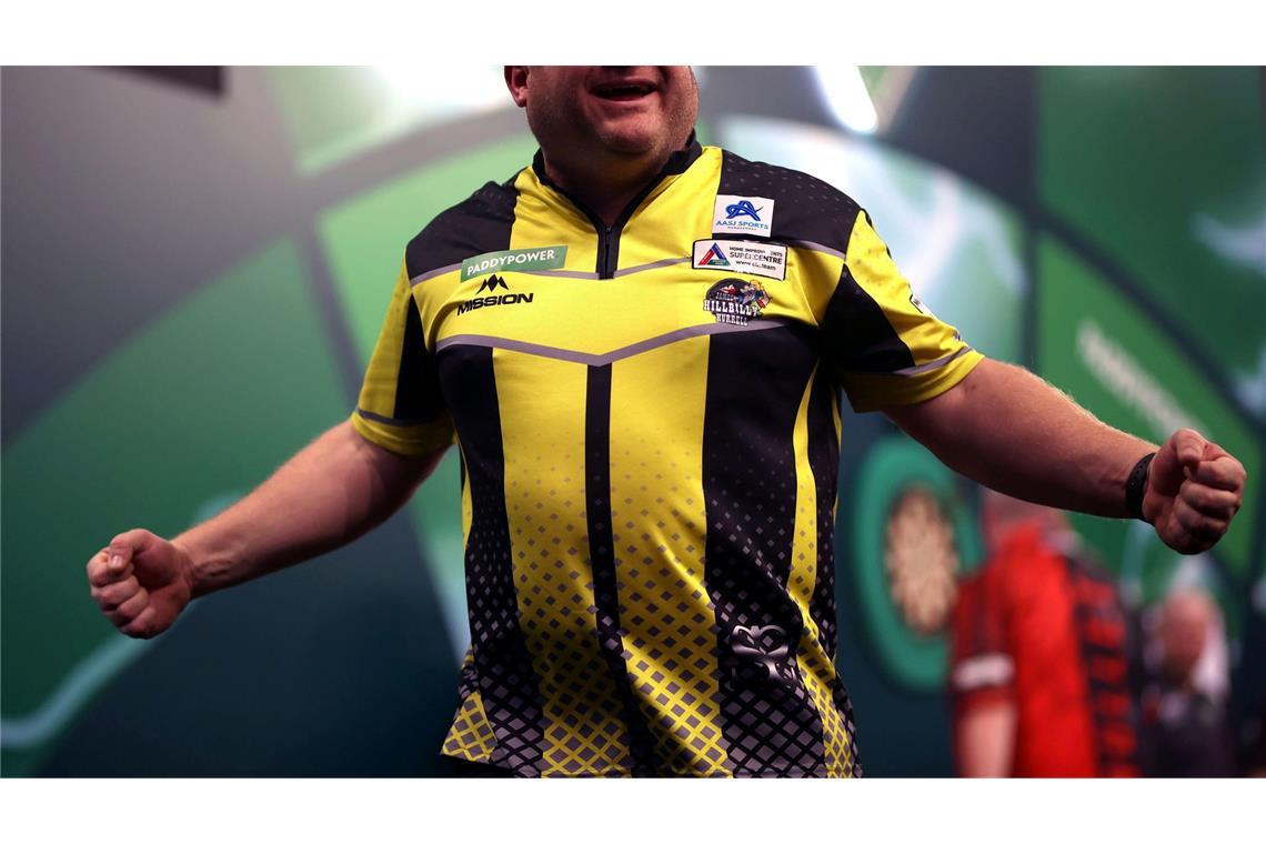 Der Engländer James Hurrell feiert seinen Sieg.