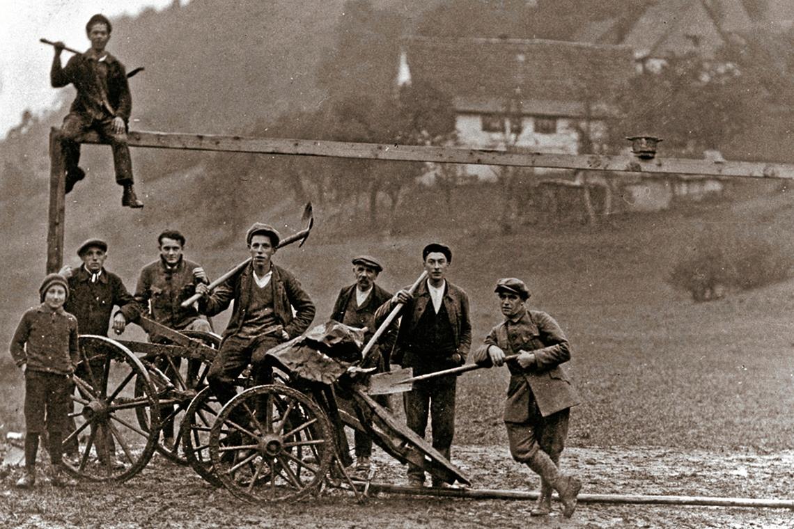 Highlights prägen Blick auf die Vereinsgeschichte Der erste offizielle Sportplatz in Spiegelberg wurde im Jahr 1929 gebaut.