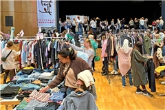 Der erste sortierte Frauenkleidermarkt kommt richtig gut an. Foto: Landfrauen Murrhardt