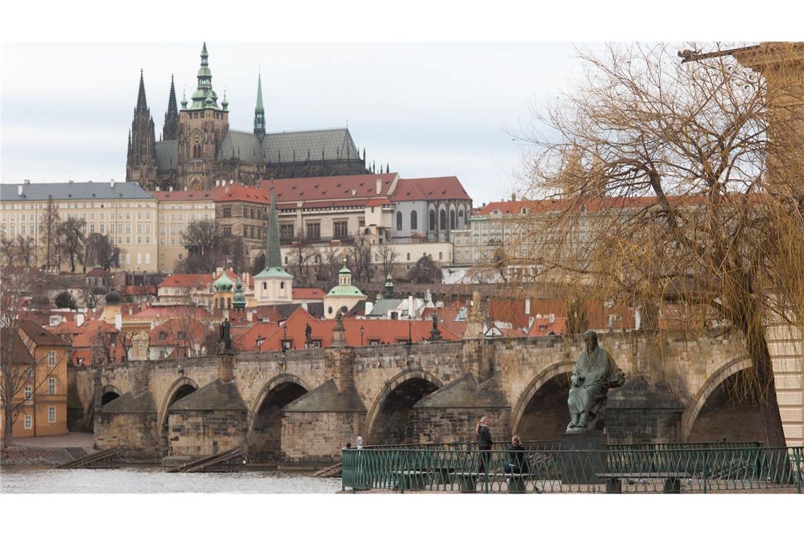 Prag sagt Nein zu Miet-E-Scootern Der erste Stadtbezirk ließ Anfang Oktober ein lokales Referendum zu dem Thema abhalten. (Archivbild)