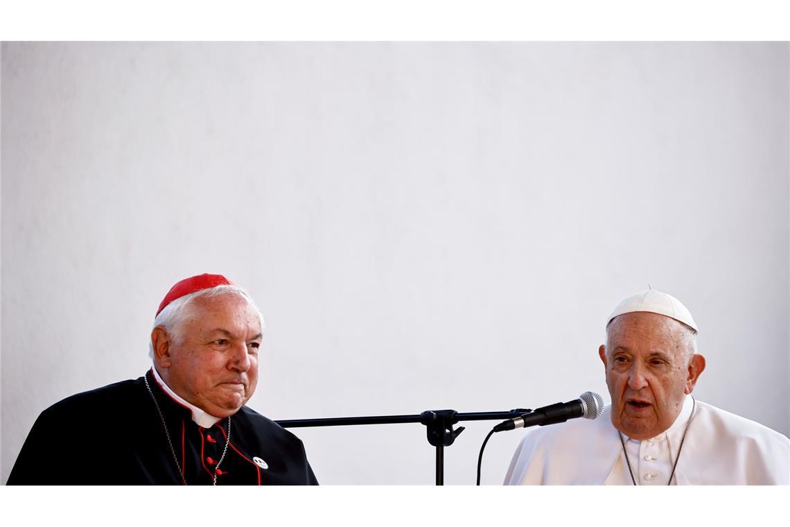 Wer wird Papst? Spekulationen laufen schon Der Erzbischof von Marseille, Jean-Marc Aveline (l), gilt wie der verstorbene Papst Franziskus als volksnah. (Archivbild)