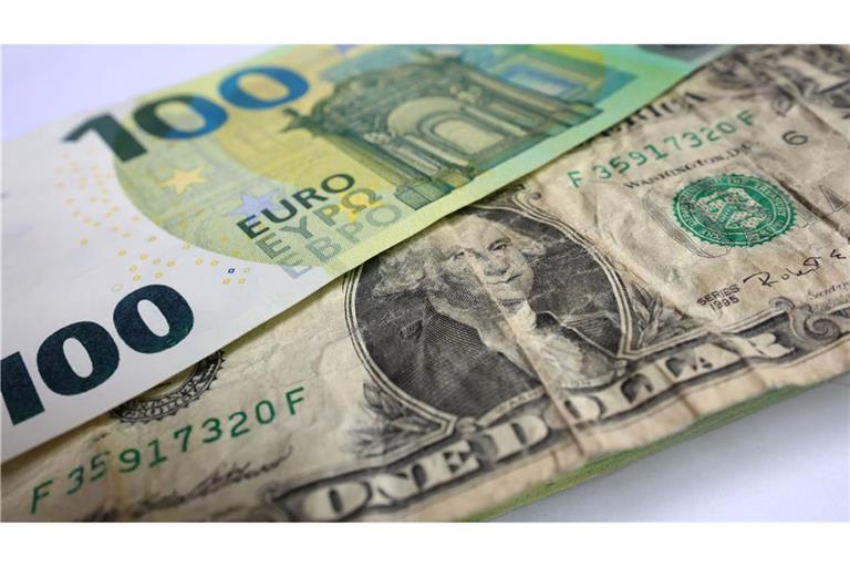 Der Euro - im Vergleich zum US-Dollar derzeit die härtere Währung. (Symbolbild)