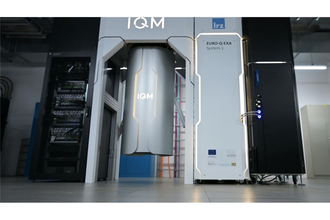Der europäische Quantencomputer Euro-Q-Exa des finnischen Unternehmens IQM in Garching bei München. In dem Rechner steckt auch deutsche Technologie. (Archiv)