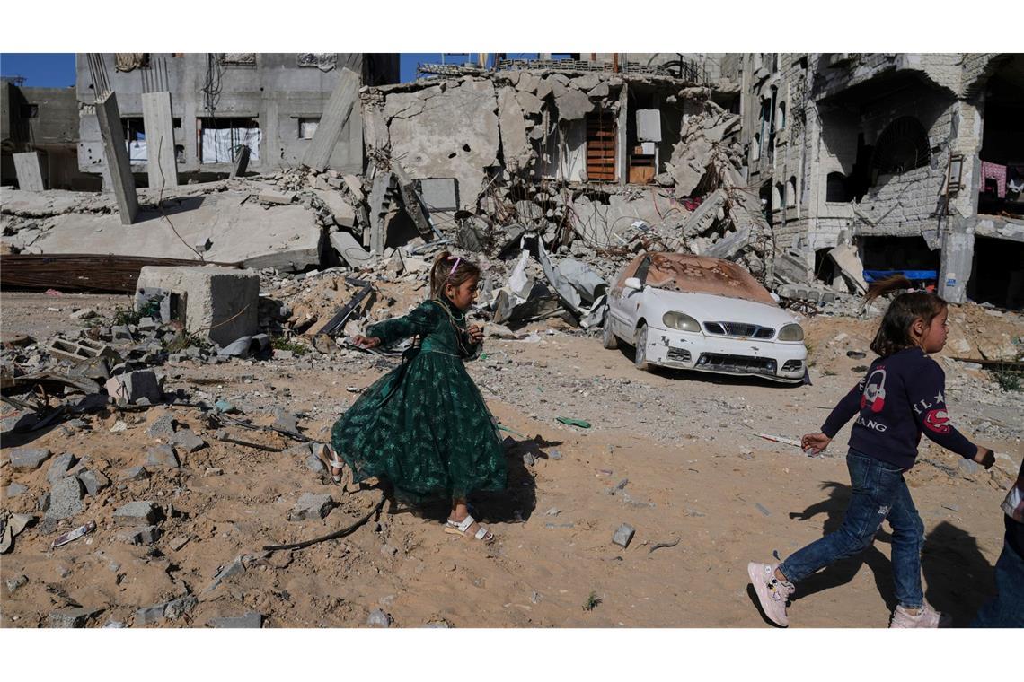 Israelischer Luftangriff im Libanon - UN: Panik in Gaza Der Evakuierungsaufruf der israelischen Armee erfolgte während des Eid al-Fitr, einem muslimischen Feiertag, der das Ende des Fastenmonats Ramadan markiert.