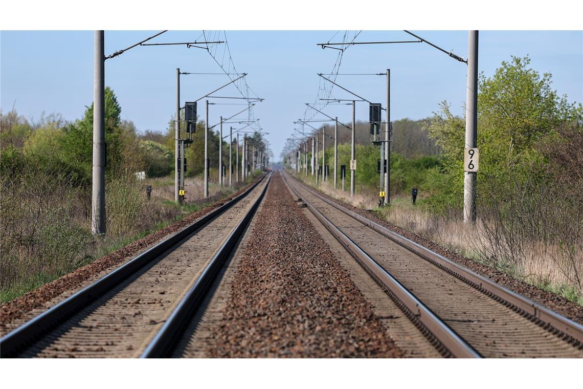 Der EVG-Vorsitzende fordert Paketlösungen bei der Streckenzuteilung, mit denen der Bahn-Konkurrent Italo verpflichtet wird, auch Zuglinien in der Provinz zu bedienen. (Symbolbild)