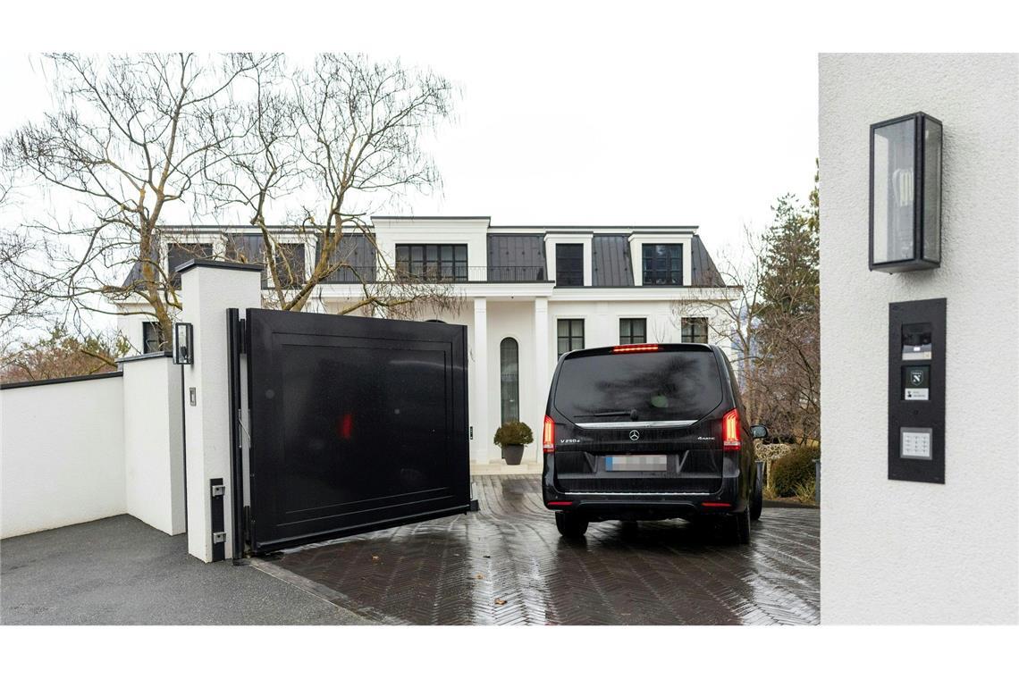 Benko in Bayern unter dreistelligem Millionenverdacht Der Ex-Milliardär wurde in seiner Villa in Innsbruck festgenommen.