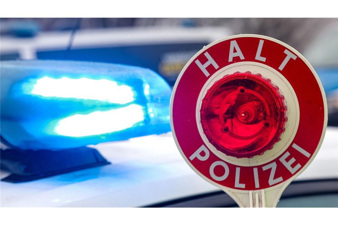 Der Fahranfänger hat unter anderem mehrfach die zulässige Höchstgeschwindigkeit überschritten. (Symbolbild)