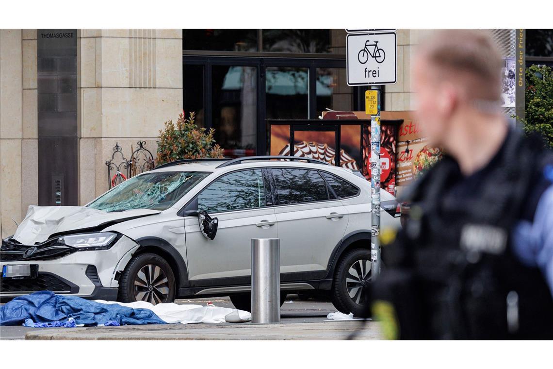 Der Fahrer befindet sich aktuell in polizeilichem Gewahrsam.