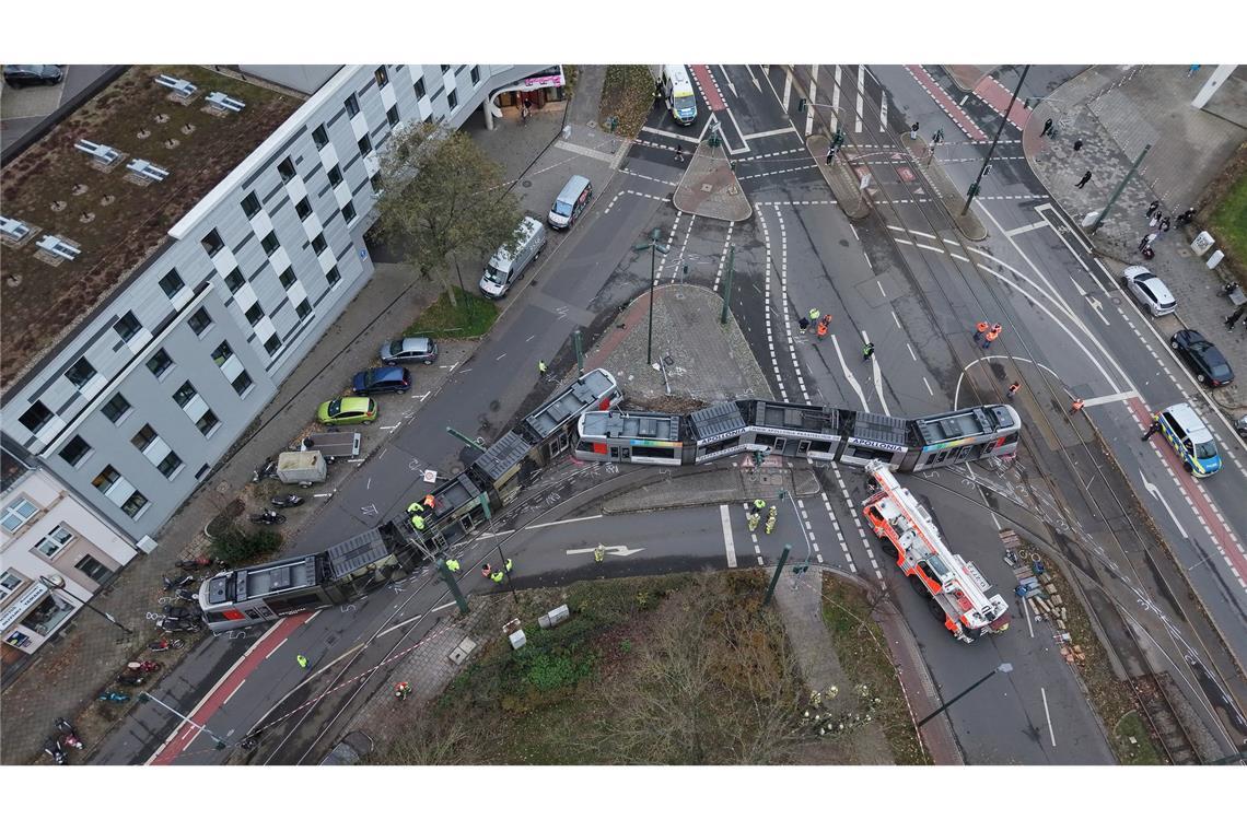 Der Fahrer der Straßenbahn erlitt einen Schock.