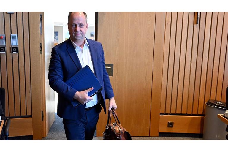 Der FDP-Politiker Joachim Stamp hatte von der Ampel-Regierung den Auftrag, Migrationsabkommen mit Herkunftsstaaten abzuschließen, um Arbeitsmigration zu fördern und Abschiebungen zu erleichtern. (Archivfoto)