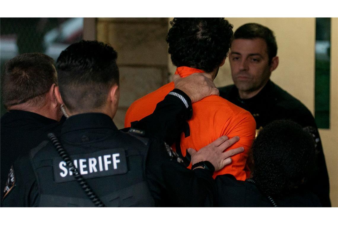 Mutmaßlicher Mörder war nicht Kunde von United Healthcare Der festgenommene Tatverdächtige sieht sich laut Polizei als Held - und wird im Netz für seine Bluttat gefeiert. (Archivbild)