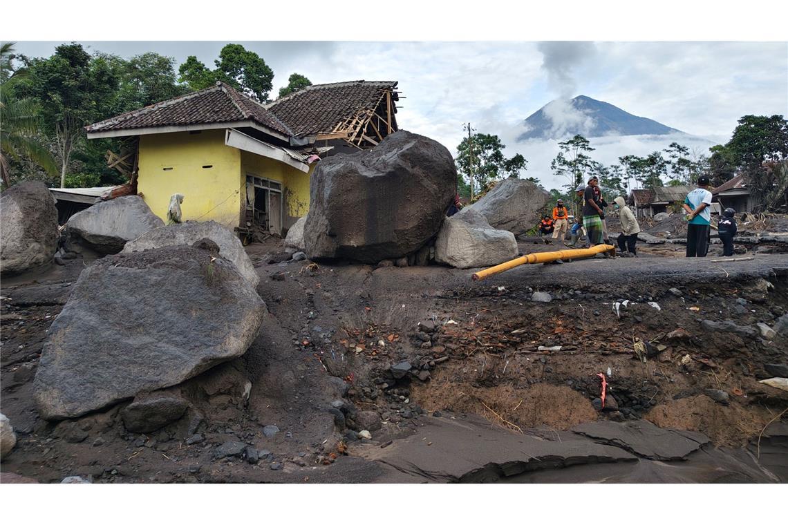 Der Feuerberg brodelt weiter.