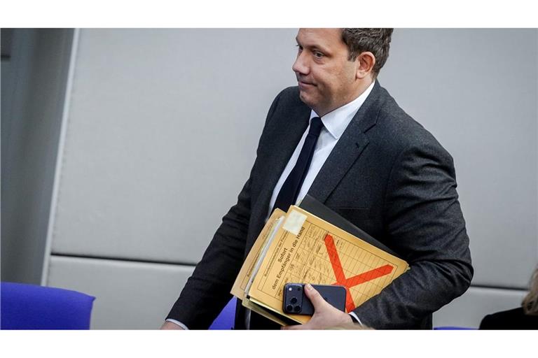 Der Finanzminister fordert eine Übergewinnsteuer und einen Preisdeckel für Kraftstoffe. (Archivbild)