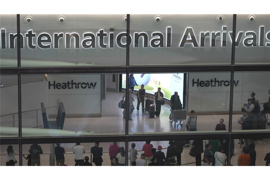 Gefahrgutunfall? Terminal am Flughafen Heathrow evakuiert Der Flugbetrieb an den anderen Terminals des Londoner Flughafens soll normal weiterlaufen (Archivbild).