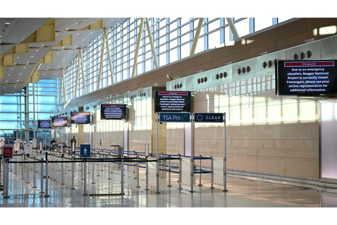 Flughafen soll nach tödlichem Unglück heute wieder öffnen Der Flughafen in Washington soll noch heute wieder öffnen.