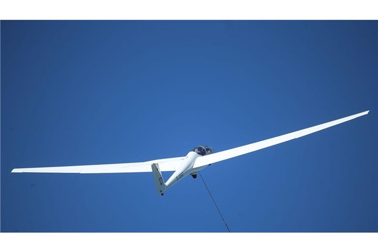 Der Flugschüler wurde bei dem Unfall verletzt. (Symbolbild)