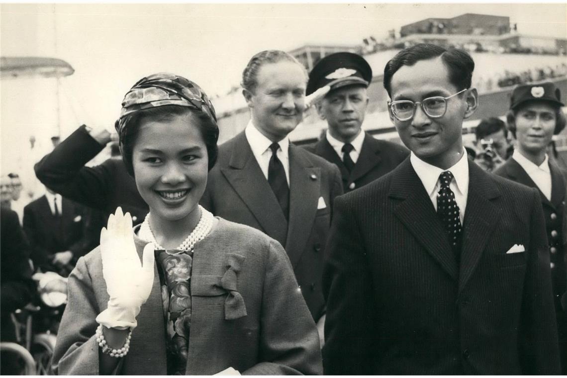 Thailand trauert um ehemalige Königin Der Frau von König Bhumibol lag einst die ganze Welt zu Füßen.