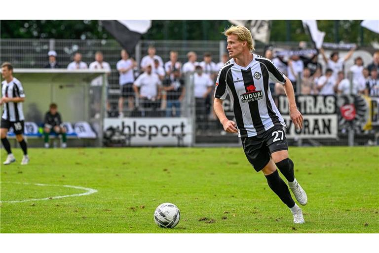 Der frühere Kickers-Mittelfeldspieler Vico Meien traf beim 3:1 in Backnang und beendete die Oberliga-Hinserie mit dem VfR Aalen ohne Niederlage.   

IMAGO/Eibner-Pressefoto/Bernd Leitner