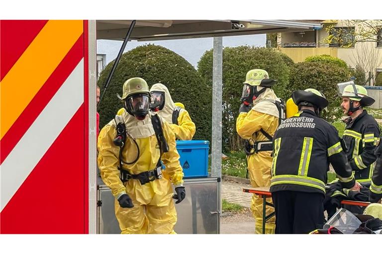 Der Fund eines Fläschchens mit der Aufschrift "Polonium 210" in Vaihingen an der Enz hat einen Großeinsatz von Feuerwehr und Polizei ausgelöst.