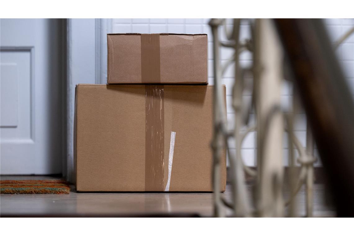 Regierung: Bei 23-Kilo-Paketen sind zwei Zusteller nötig Der Gesetzesvorschlag ist nach Regierungsangaben ein Zeichen für den Schutz der Gesundheit der Beschäftigten in der Paketbranche. (Symbolbild)