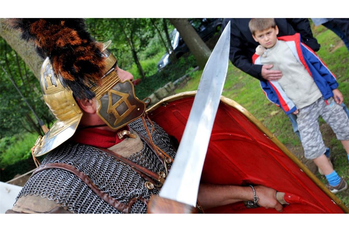 Der Gladius war eine geeignete Waffe für den Nahkampf in engen Infanterieformationen, wie die Römer sie während Republik und Prinzipat verwendeten.
