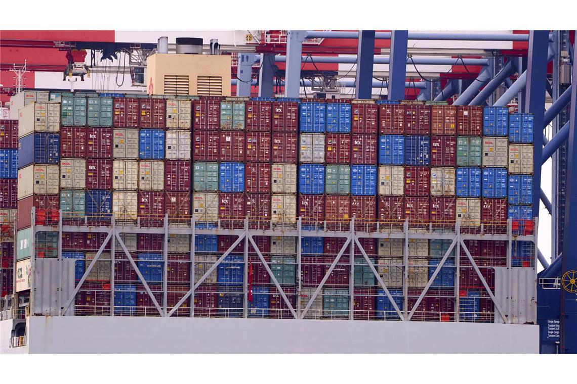 Der globale Handel wird gebremst – mit deutlichen Auswirkungen für das Exportland Baden-Württemberg.