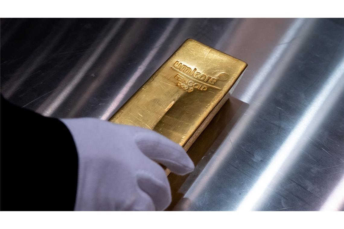 Gold kostet erstmals mehr als 3.800 Dollar Der Goldpreis ist weiter gestiegen.