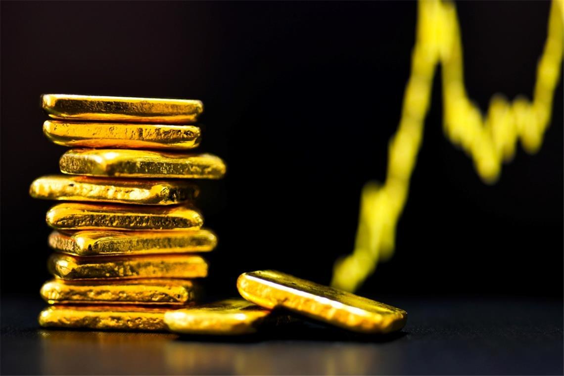 Der Goldpreis steigt zum Wochenbeginn wieder deutlich auf 4.430 US-Dollar. Was steckt hinter dem aktuellen Anstieg und ist mit einem neuen Allzeithoch zu rechnen?