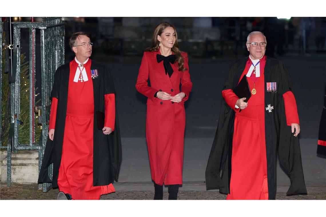 Prinzessin Kate organisiert Weihnachtsgottesdienst in London Der Gottesdienst mit Kate (M.) soll an Heiligabend im britischen Fernsehen ausgestrahlt werden.