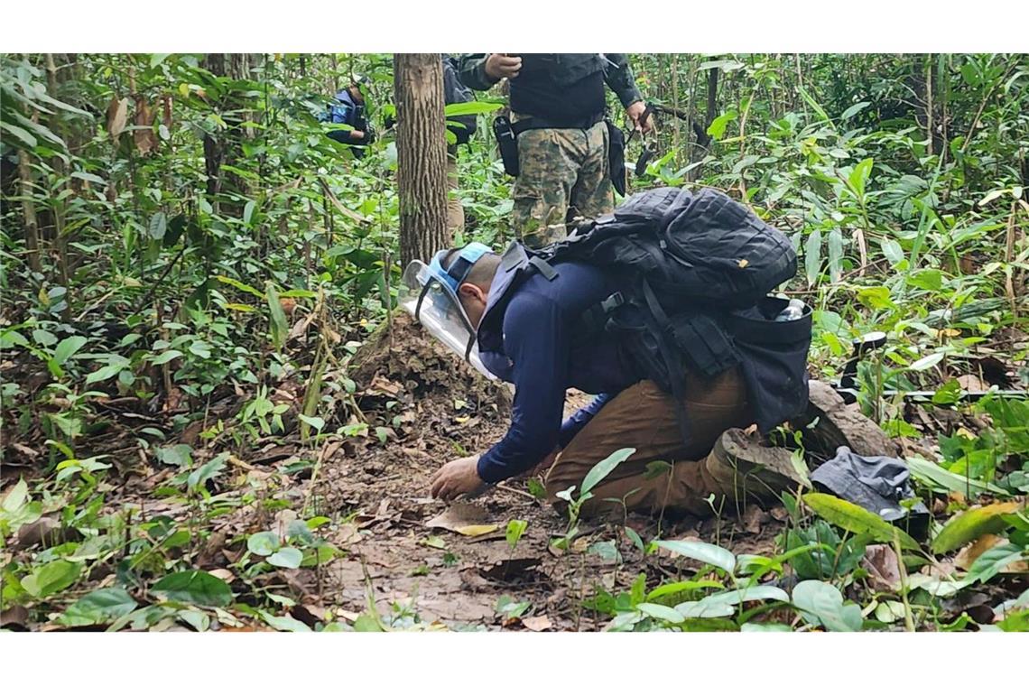 Der Grenzkonflikt zwischen den beiden Ländern schwelt schon lange. Hier inspizieren thailändische Soldaten ein Grenzgebiet. (Archivbild)