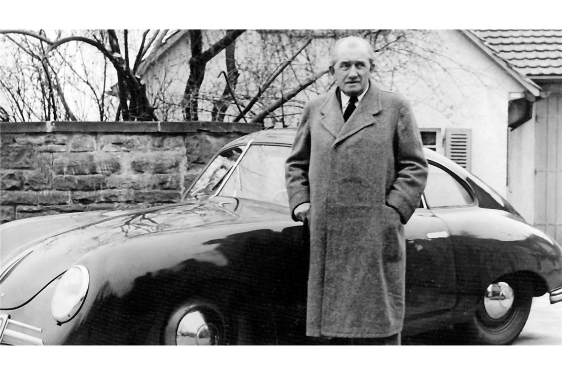 Der Gründer: Ferdinand Porsche aus dem nordböhmischen Maffersdorf (heute Vratislavice in Tschechien) lässt am 25. April 1931 ein  Konstruktionsbüro in der Stuttgarter Kronenstraße 24 ins Handelsregister eintragen, die Dr. Ing. h.c. Porsche GmbH. Er hält 80 Prozent der Anteile, je zehn Prozent liegen bei seinem Schwiegersohn Anton Piech und dem Pforzheimer Ex-Rennfahrer und Geschäftsmann Alfred Rosenberger, der in den Anfangsjahren als kaufmännischer Geschäftsführer fungiert.