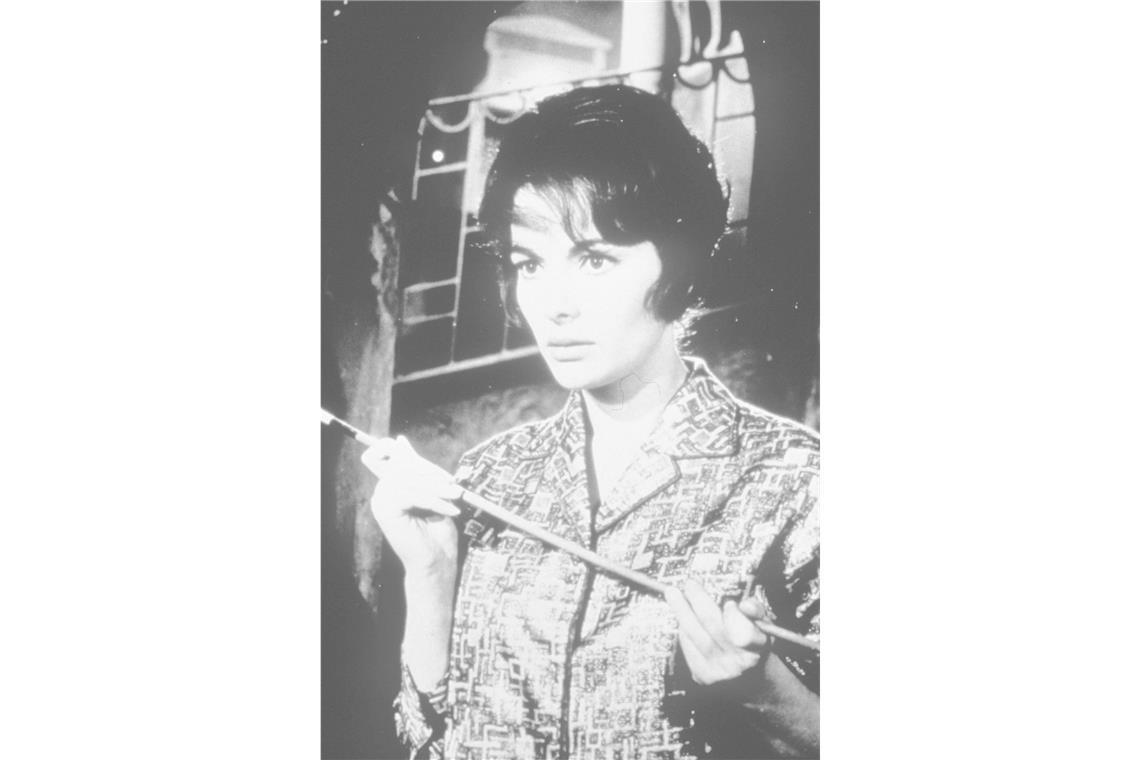Vor 65 Jahren: Der erste Edgar-Wallace-Film feiert Premiere in Stuttgart „Der grüne Bogenschütze“(1961): Durch ihren dubiosen Onkel Abel Bellamy (Gert Fröbe) gerät die hübsche Valerie Howett (Karin Dor) auf Schloss Garre in große Gefahr. Ein grüner Bogenschütze treibt auf dem Herrensitz sein mörderisches Unwesen.
