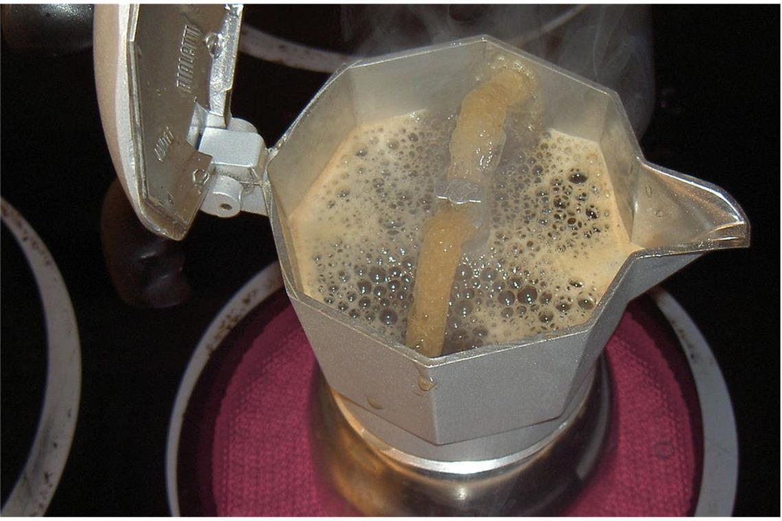 Der Hand-Maker: Der treue Morgenhelfer kommt bei Ihnen nicht einfach per Knopfdruck aus der Maschine. Sie sind Handarbeiter, ein Kreativer und Fantasiebegabter. Von Hand aufgebrüht, mit Gewürzen gemischt, langsam ziehen gelassen und dann stempeln. Back to the Roots.