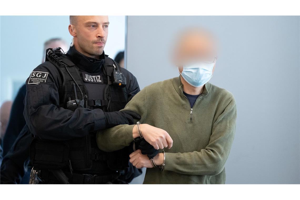 Für China spioniert: Haftstrafe für Ex-Krah-Mitarbeiter Der Hauptangeklagte Jian G. spähte nach Auffassung des OLG bereits seit 2007 chinesische Oppositionelle in Deutschland aus.