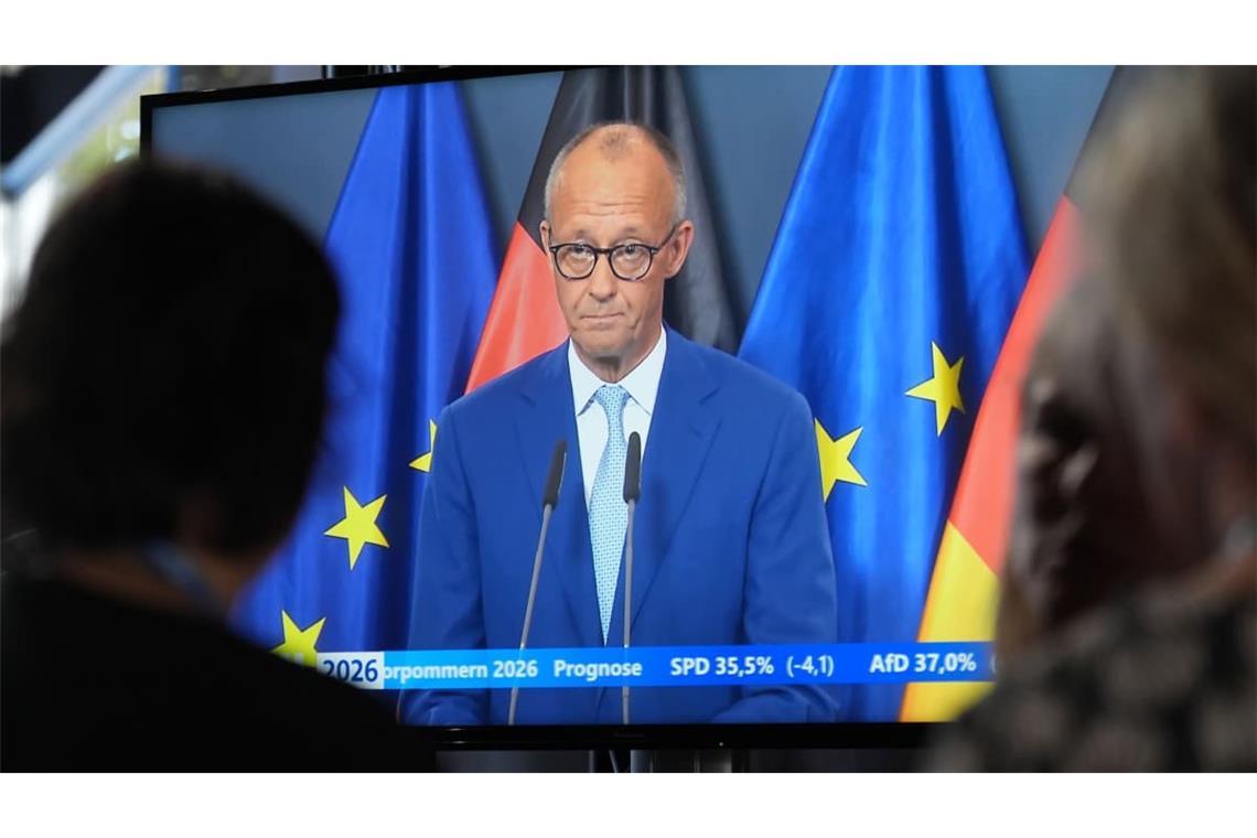 Der Hintergrund ist schwarz. Und die Zukunft des Kanzlers? Friedrich Merz (CDU)  nach den Wahlen in Berlin und Mecklenburg-Vorpommern.