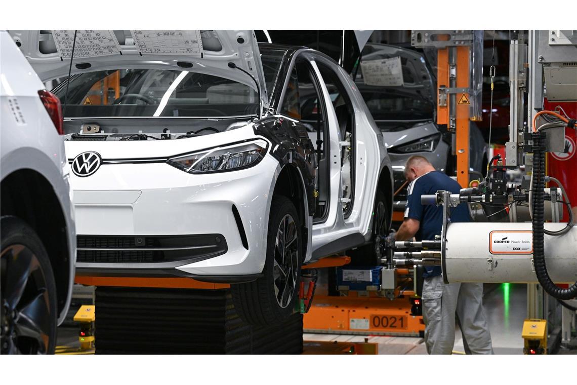 Der Hochlauf der Elektromobilität geht aus Sicht der Industrie zu langsam voran. (Symbolbild)